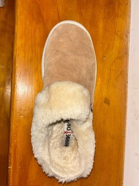 Minnetonka slippers tan
